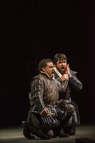 Otello (José Azocar) y Yago (Fabián Veloz) en el electrizante dúo. foto Patricio Melo