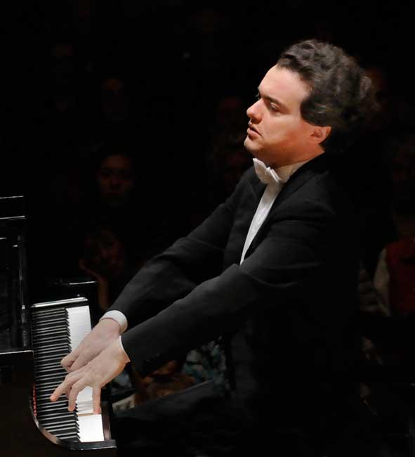  Evgeny Kissin. foto classicalreview